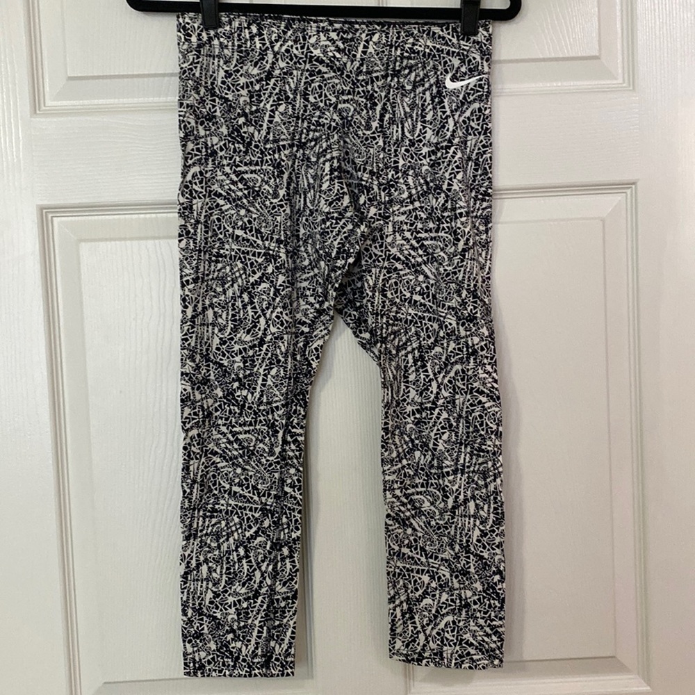 NIKE CROP LEGGING